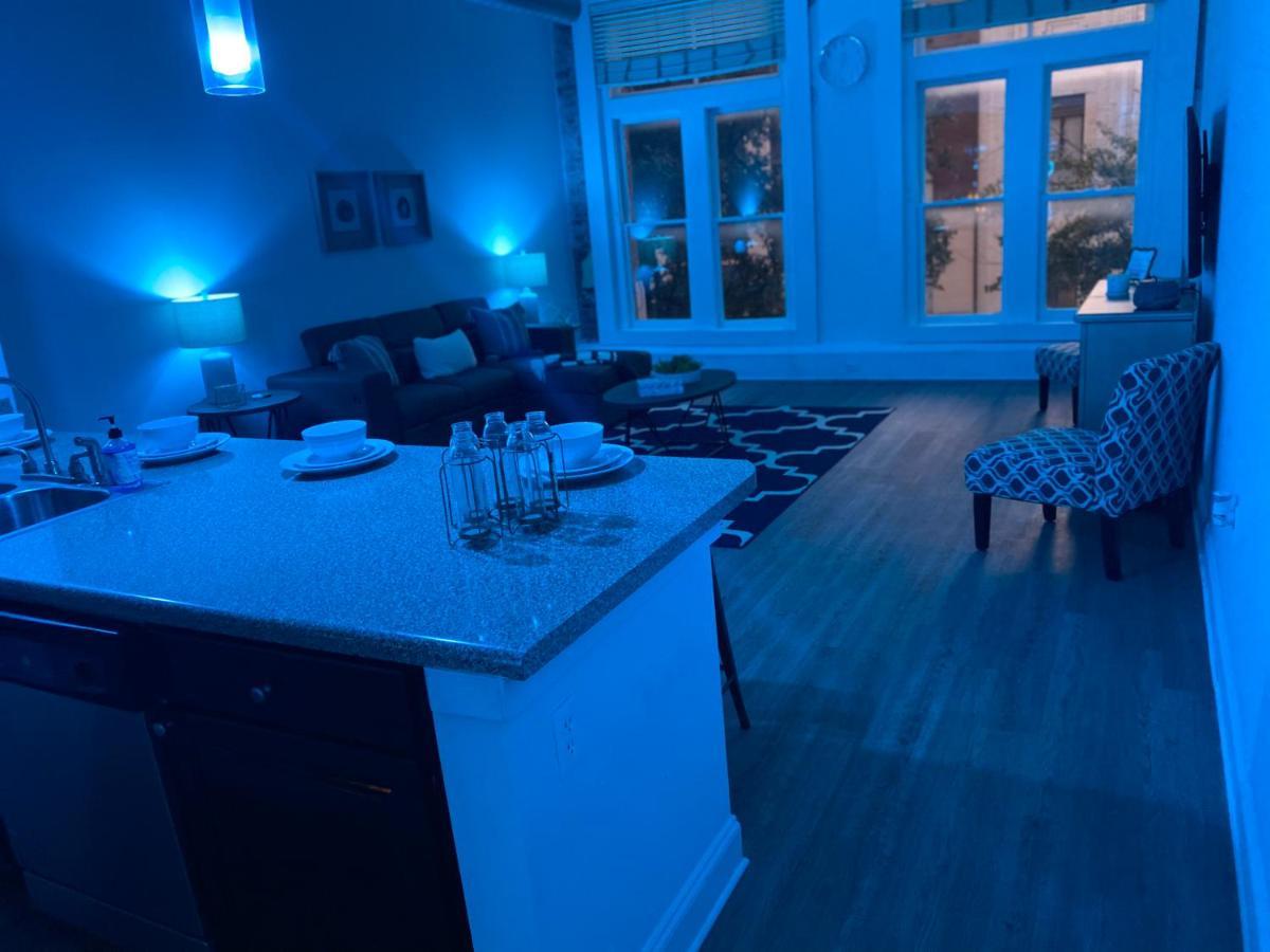 Industrial Smart Home Apartment In The Center Of Downtown ممفيس المظهر الخارجي الصورة